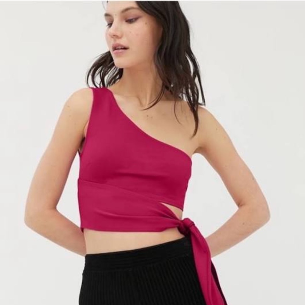 URBAN OUTFITTERS ONE SHOULDER TOP